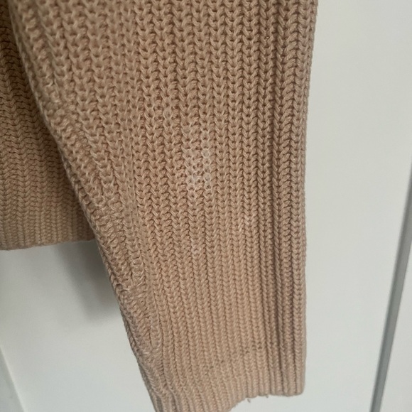 Lord & Taylor beige sweater. Size medium. - Picture 3 of 4